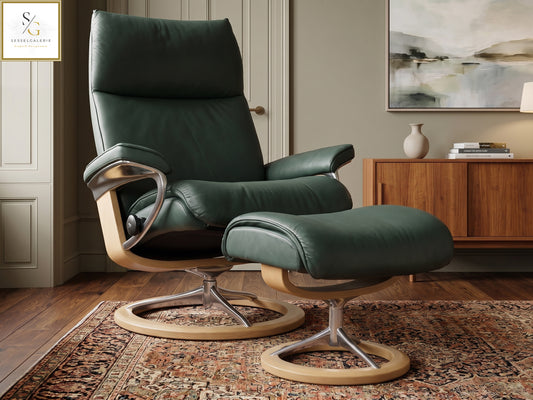 Stressless Aura (L) Signature Base + Hocker