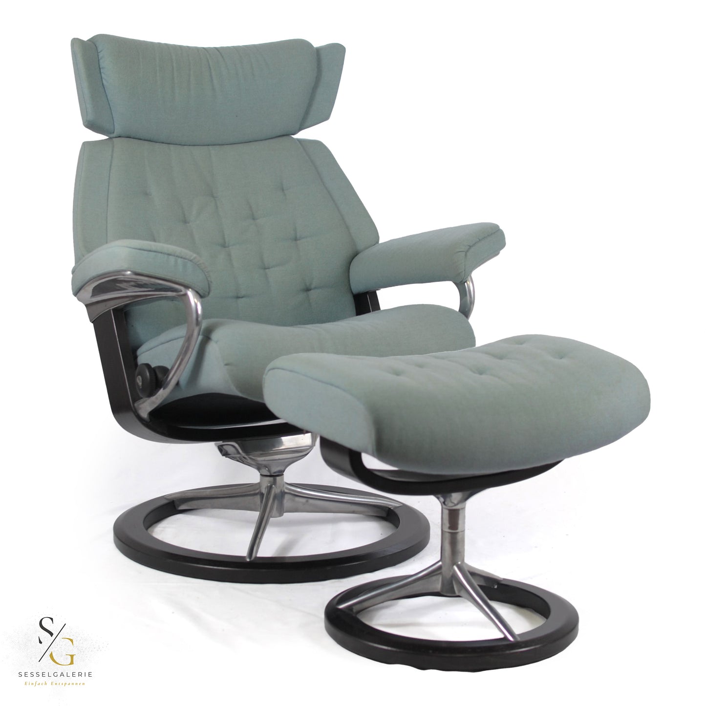 Stressless Skyline (M) Signature Base + Hocker