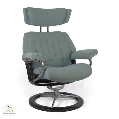 Stressless Skyline (M) Signature Base + Hocker