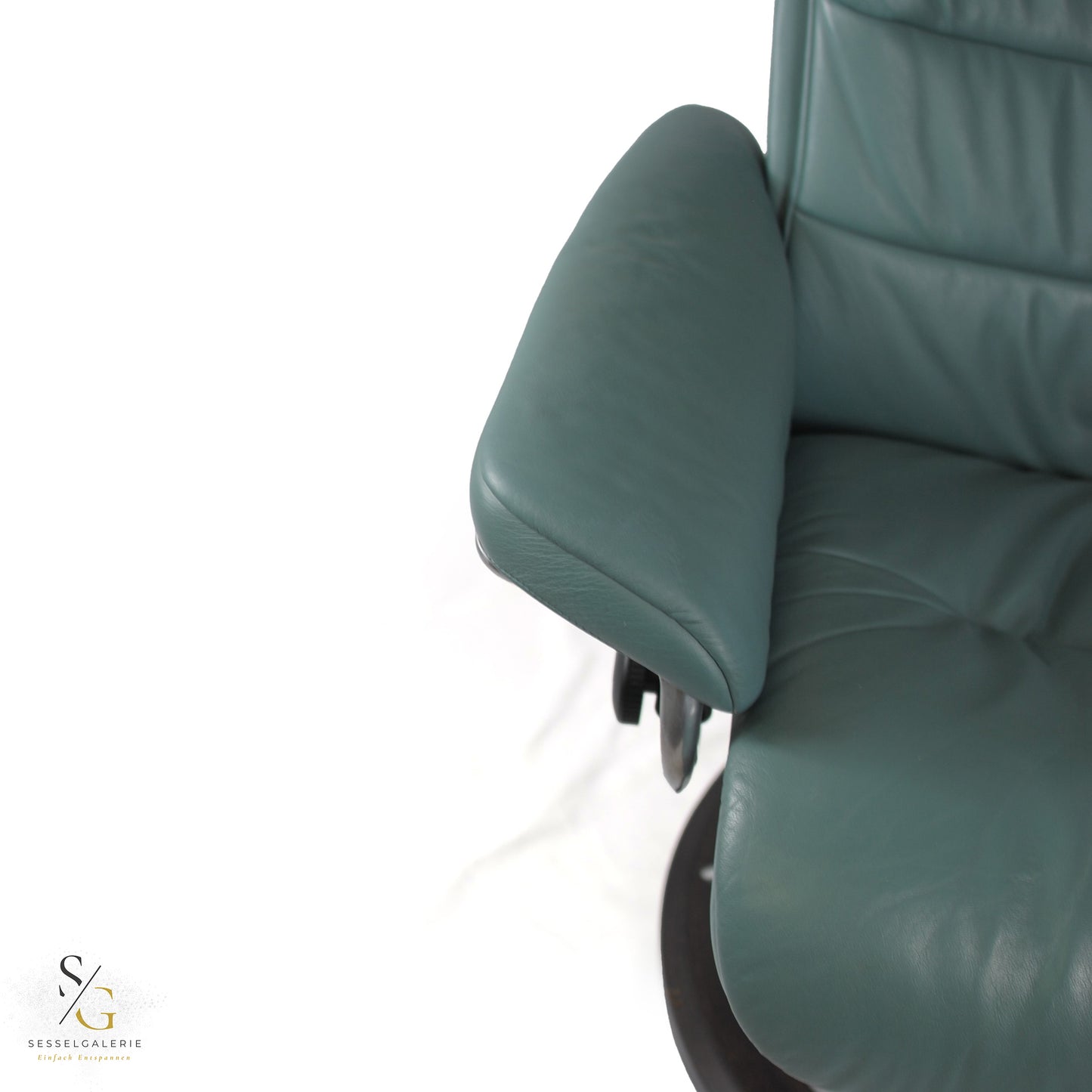 Stressless Opal (L) Signature Base + Hocker