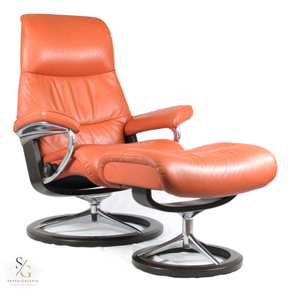 Stressless View (S) Signature Base + Hocker