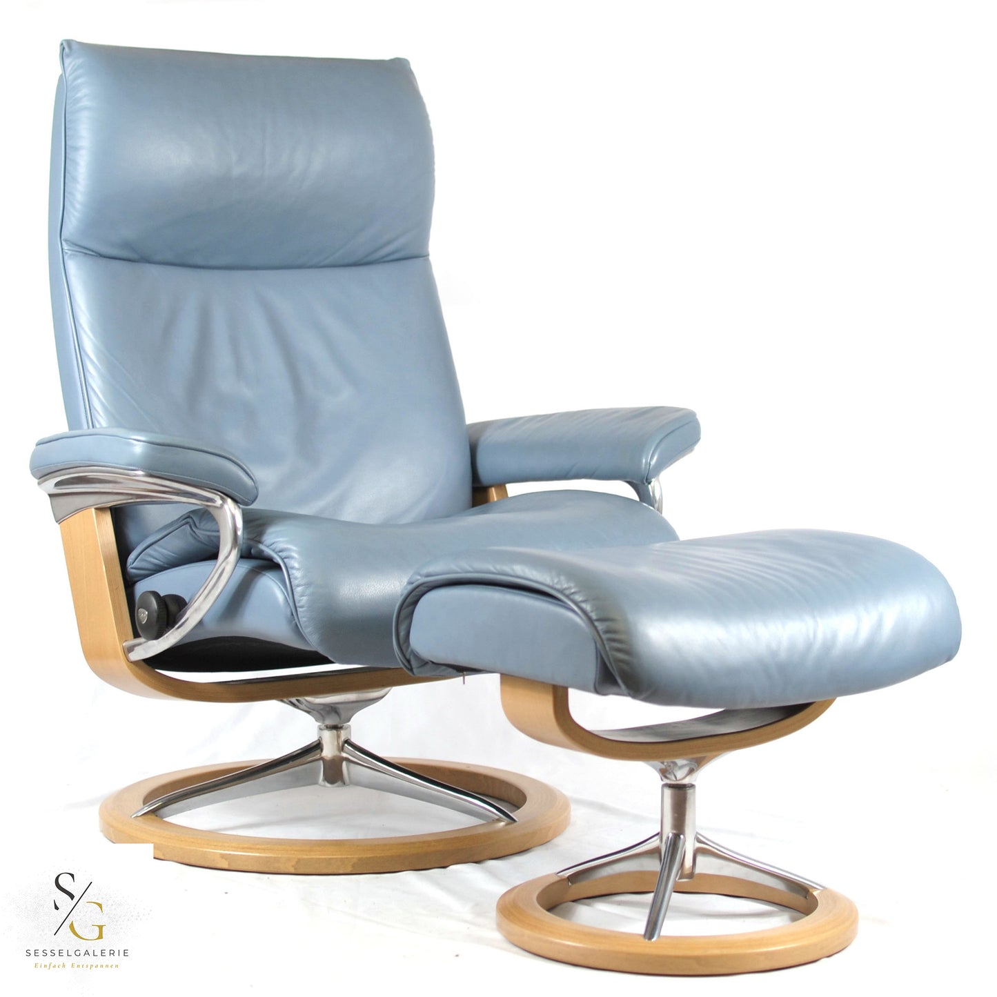 Stressless Aura (L) Signature Base + Hocker