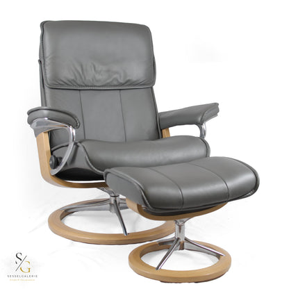 Stressless Admiral (L) Signature Base + Hocker