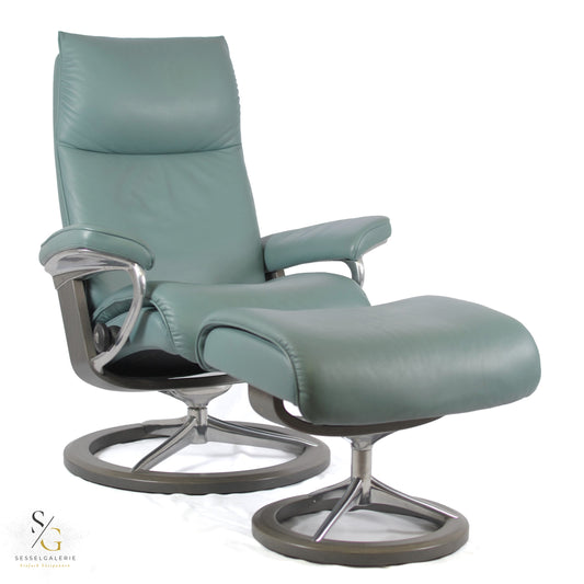 Stressless Aura (S) Signature Base + Hocker