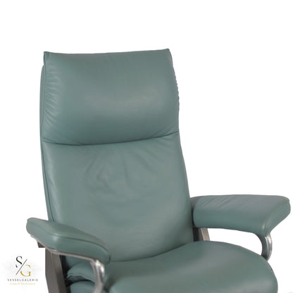 Stressless Aura (S) Signature Base + Hocker