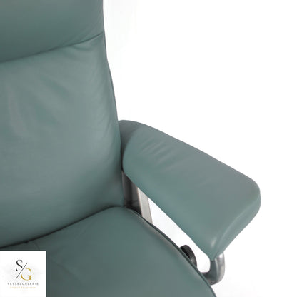 Stressless Aura (S) Signature Base + Hocker