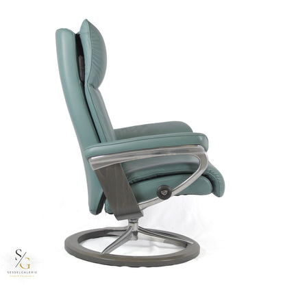 Stressless Aura (S) Signature Base + Hocker
