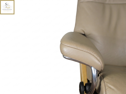 Stressless Sunrise (M) Signature Base + Hocker