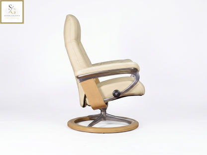 Stressless Consul (M) Signature Base + Hocker