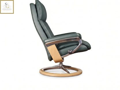 Stressless Aura (L) Signature Base + Hocker