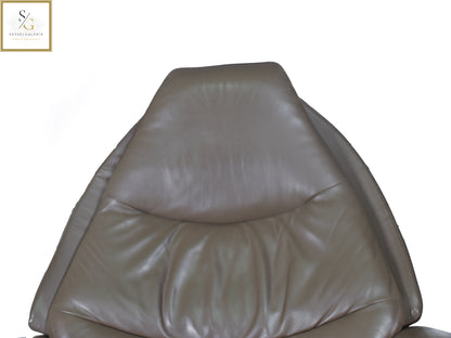 Stressless Voyager (L) Classic Base + Hocker