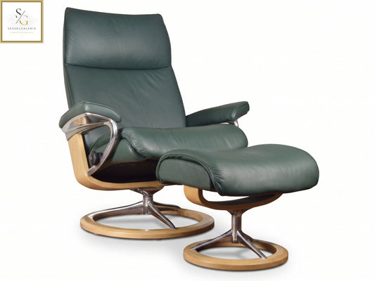 Stressless Aura (L) Signature Base + Hocker
