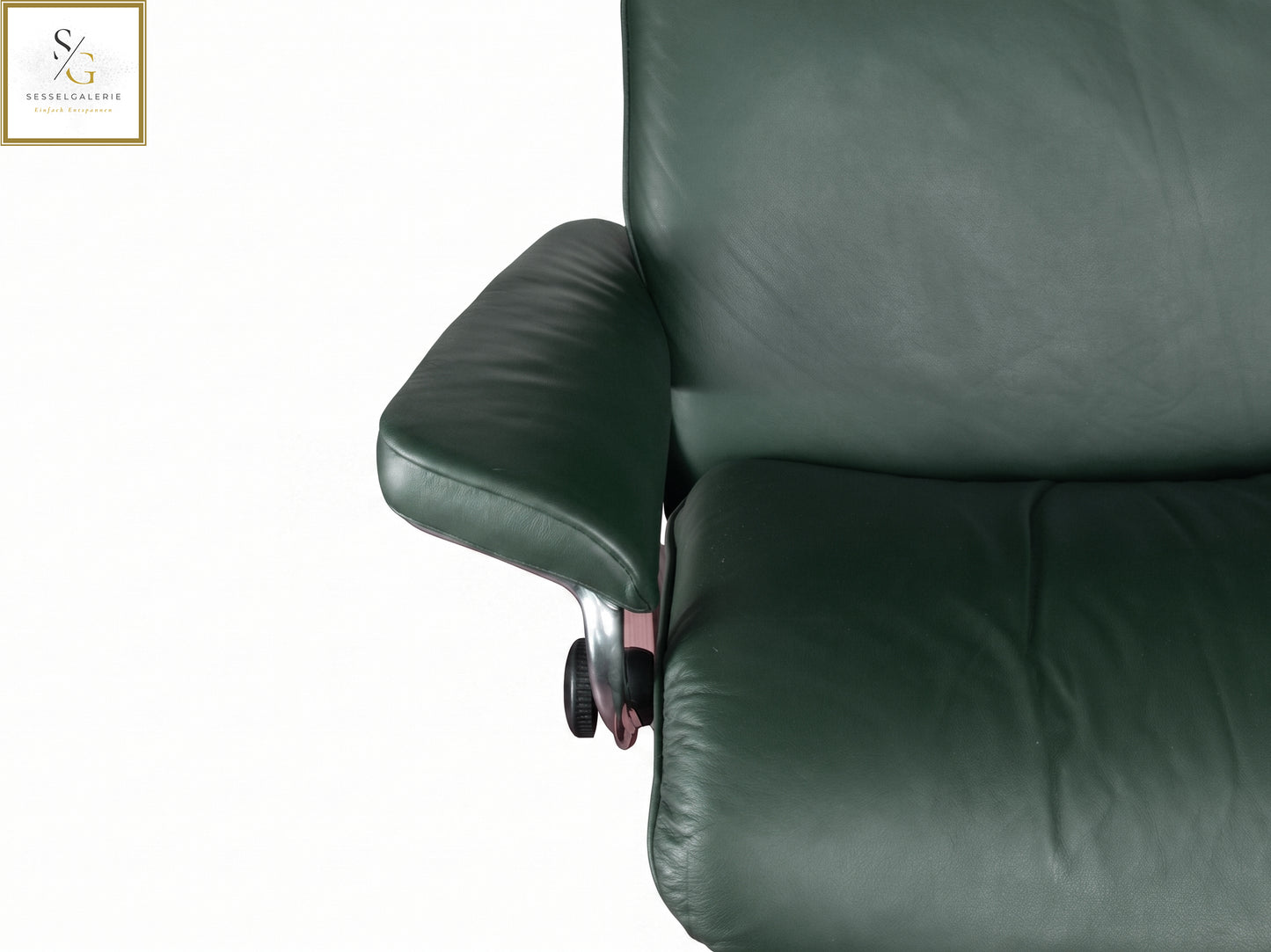 Stressless Aura (L) Signature Base + Hocker