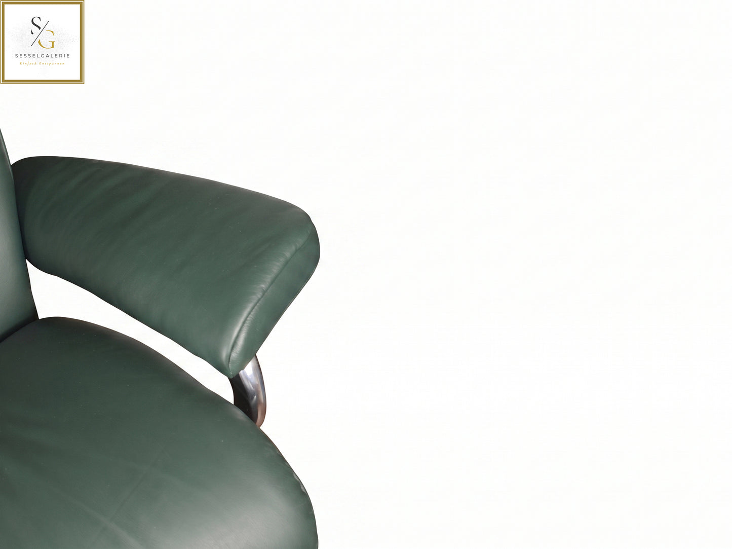 Stressless Aura (L) Signature Base + Hocker