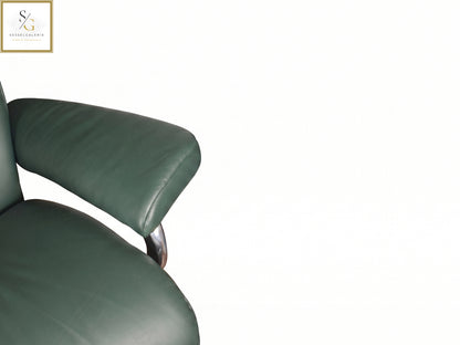 Stressless Aura (L) Signature Base + Hocker